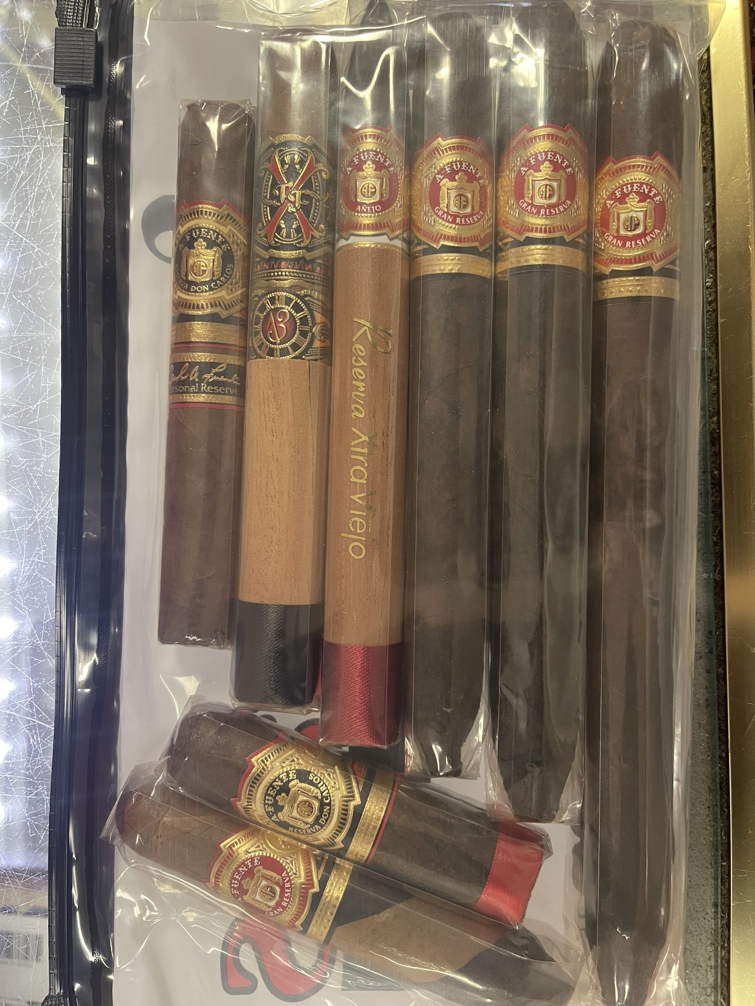 Fuente Holiday 8 Cigar Sampler 2024